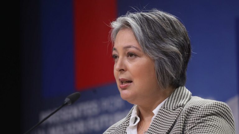Ministra Jara insiste en retomar diálogos por reforma previsional: 