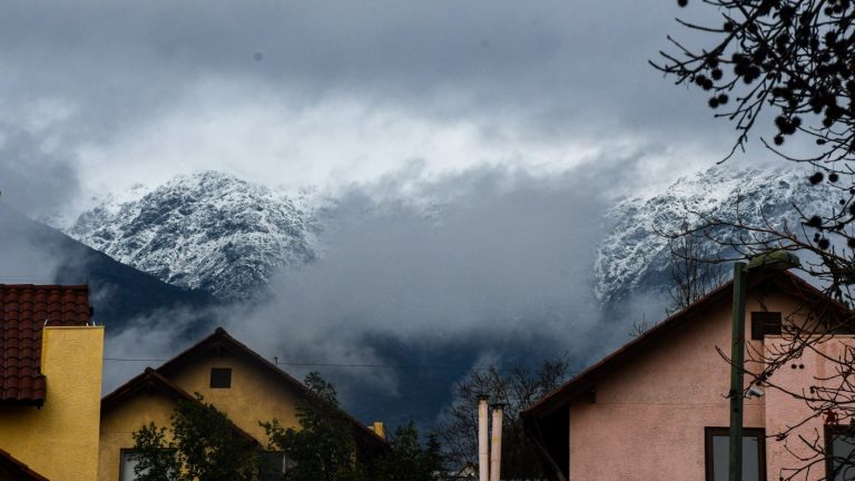 Senapred indicó evacuar tres sectores en la región de O'Higgins tras posible desborde de ríos