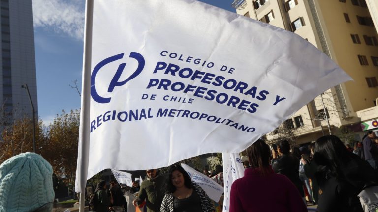 Colegio de Profesores anunció paro indefinido tras rechazar propuesta del gobierno