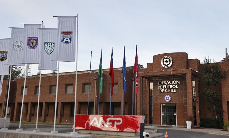 Ministerio de Justicia da 30 días a la ANFP para dejar sin efecto contratos con sitios de apuestas