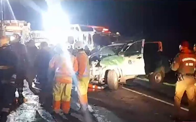 Dos carabineros y un civil murieron en choque: Conductor iba en aparente estado de ebriedad