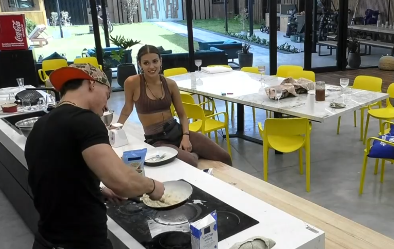 ¿Pasado pisado? Coni y Rai intentaron pasar desapercibidos pero los pillaron en sonriente encuentro