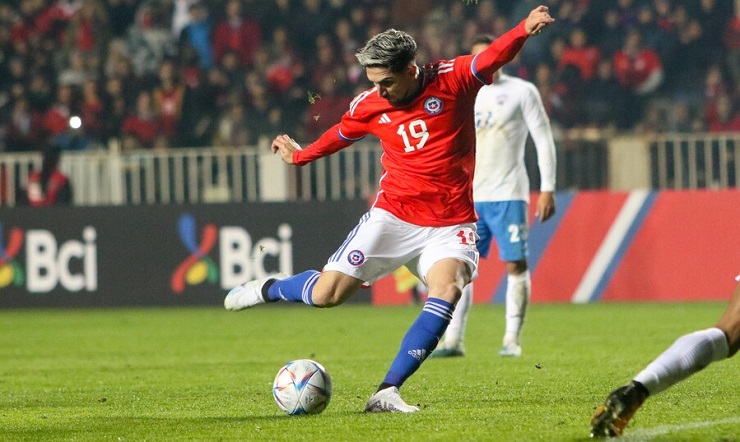 Uruguay y Chile tienen formaciones confirmadas para su debut en las Clasificatorias