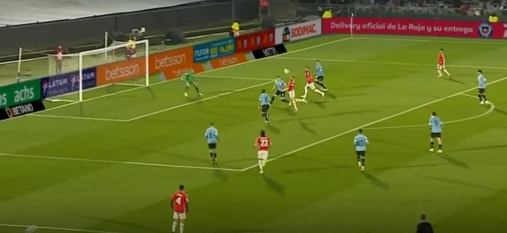 ¡El King apareció por sorpresa! Arturo Vidal anotó el descuento para Chile ante Uruguay