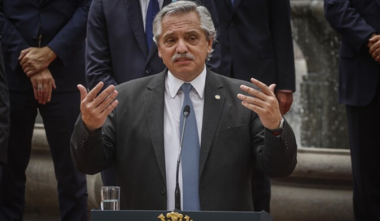 Presidente Fernández se baja de conmemoración por 50 años del Golpe