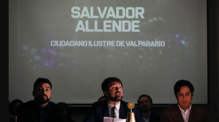 Salvador Allende es declarado ciudadano ilustre póstumo de Valparaíso por Concejo Municipal