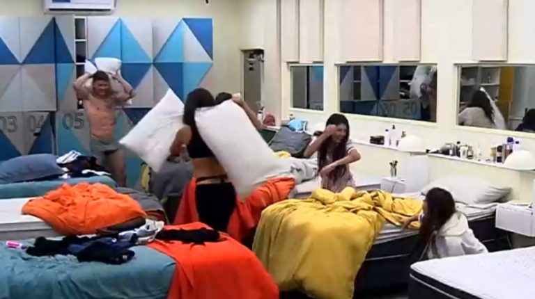 ¡La pieza de Los Lulos se desordenó! Tremenda guerra de almohadas se vivió en Gran Hermano