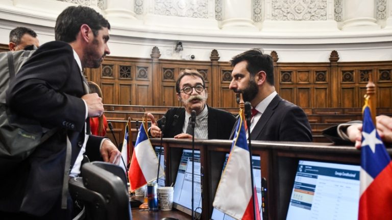 Consejo Constitucional: Polémicas y fuertes debates se toman la votación de 