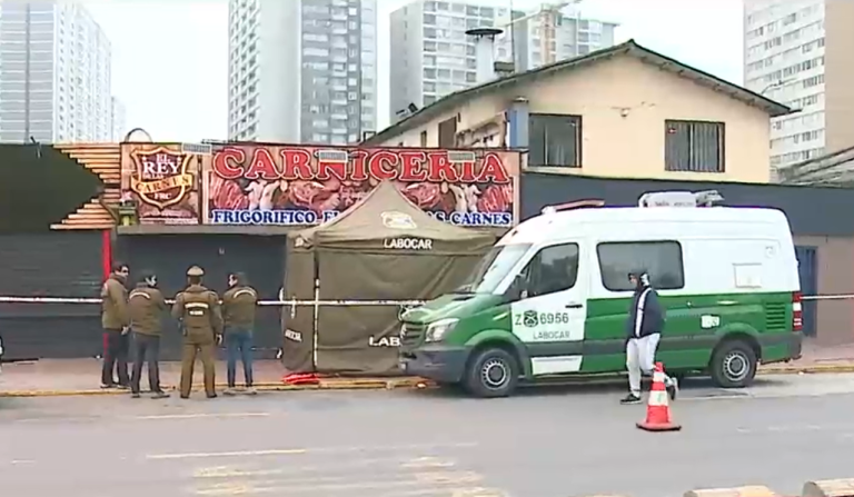Cuerpo sin vida fue encontrado en plena Alameda en Estación Central