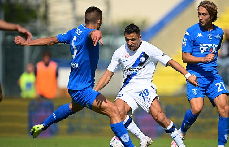 ¿Más competencia para Alexis? Inter estaría analizando fichar a un nuevo delantero