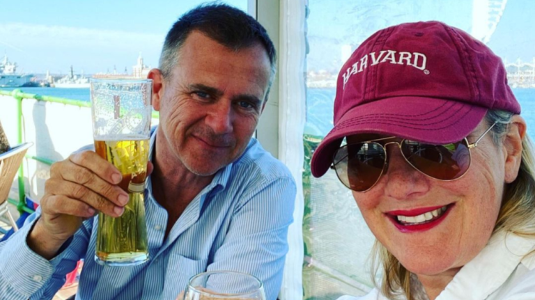 Lord británico y su esposa diputada fueron víctimas de cuantioso robo en Valparaíso