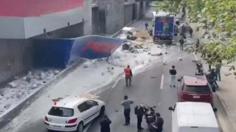 Autopista Central registró taco kilométrico por grave accidente de camión con vehículo