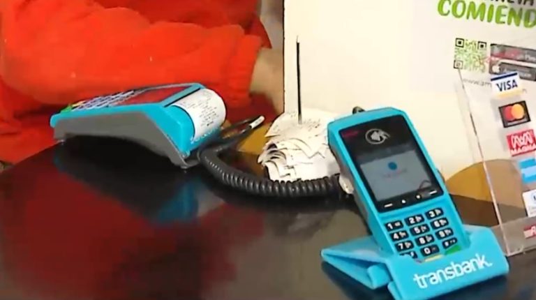 Cambiazo de máquinas de pago: Preocupación ante alza de nuevo delito informático que roba datos