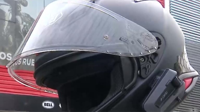 Comenzó a regir ley que sanciona uso de cascos no certificados: Estas son las multas