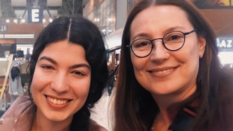 ¡No vas a creerlo! Estas actrices de Madre son familia en la vida real