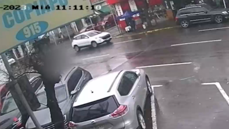 Adulto mayor fue atropellado en el centro de Santiago y conductor se dio a la fuga: Familia exige justicia