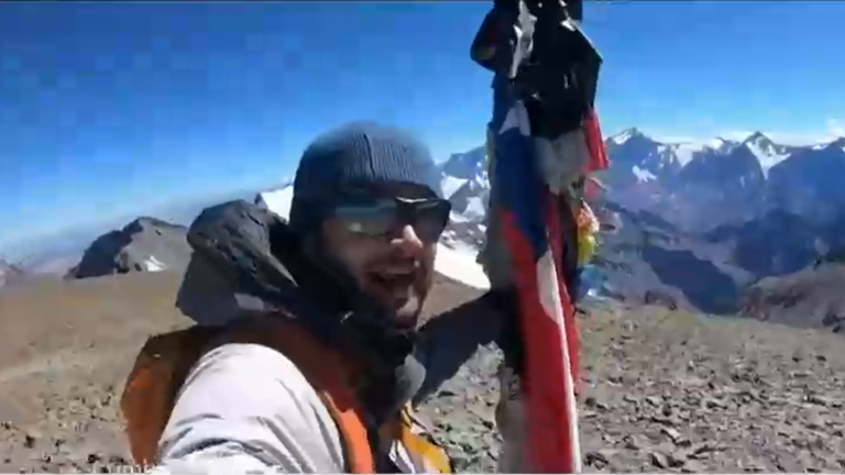 Encuentran cuerpo de joven deportista desaparecido en La Parva hace dos semanas