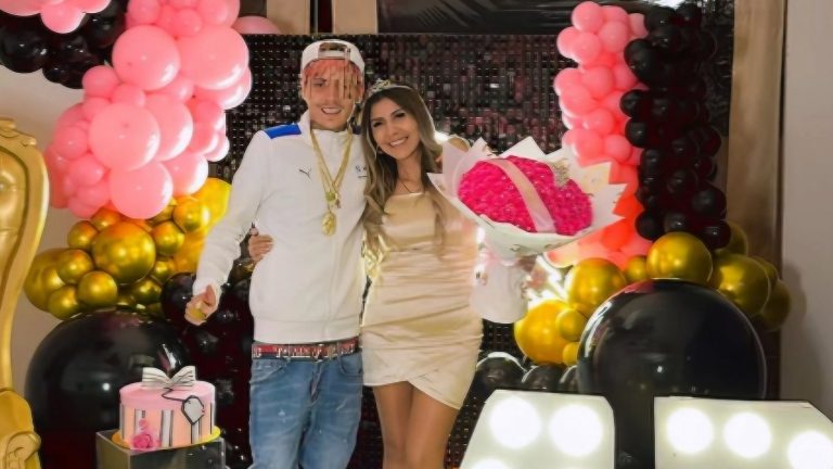 Al estilo vaquero: Marcianeke celebra cumpleaños de su mamá con doble de Maluma