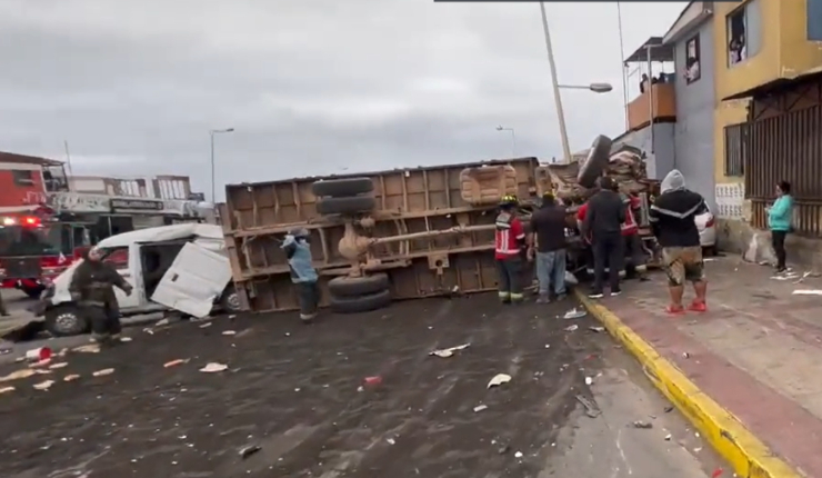 Colisión múltiple deja un muerto y cuatro personas lesionadas en Antofagasta