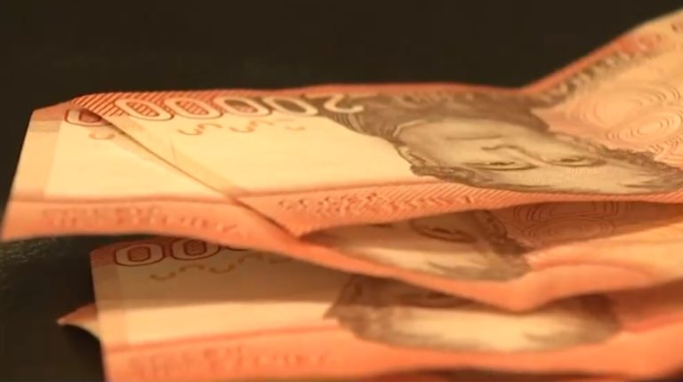 Mujer que buscaba pagar tratamiento de cáncer denuncia fraude de dinero con vale vista