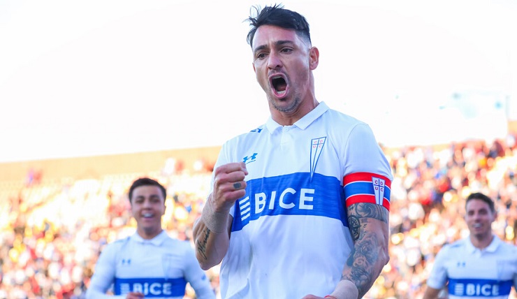 Fernando Zampedri va con todo por el récord de goleador histórico tras renovar su contrato con la UC