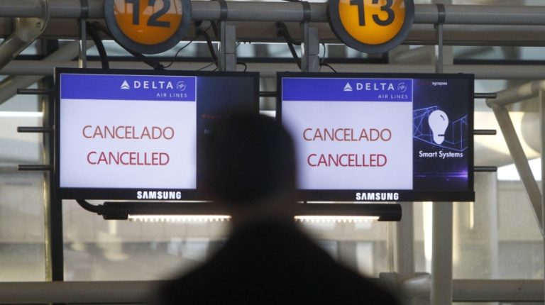 Controladores aéreos advierten nuevo paro nacional si no logran respuestas a sus demandas