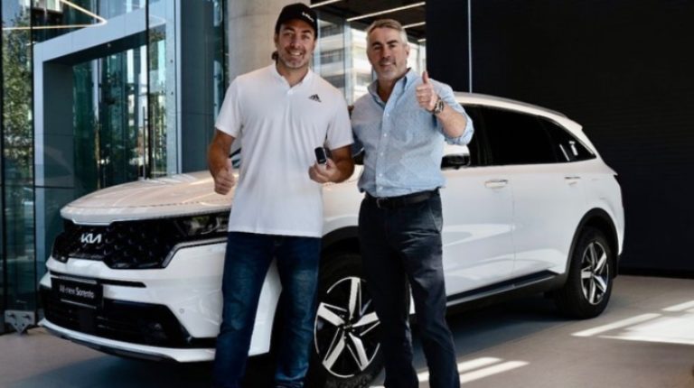 Robaron camioneta a Nicolás Massú en el día de su cumpleaños y mientras grababa un comercial