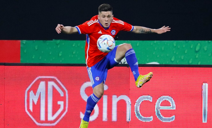 Juega Víctor Felipe Méndez: La formación de Chile para el duelo clave ante Perú