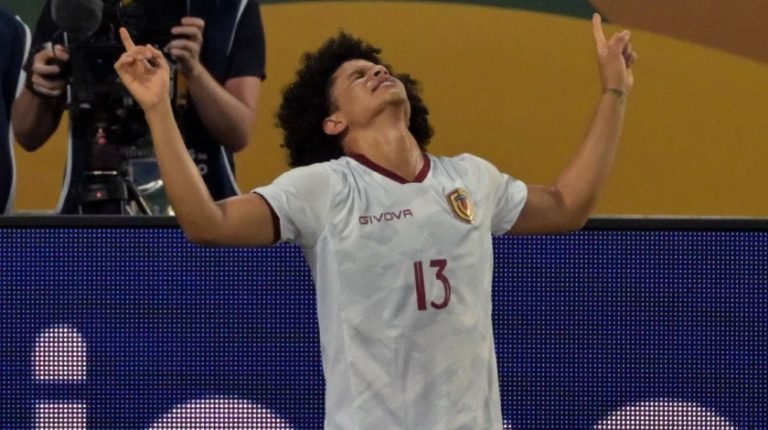 Venezuela arruinó la fiesta de Brasil con una fantástica chilena de Eduard Bello en las Clasificatorias