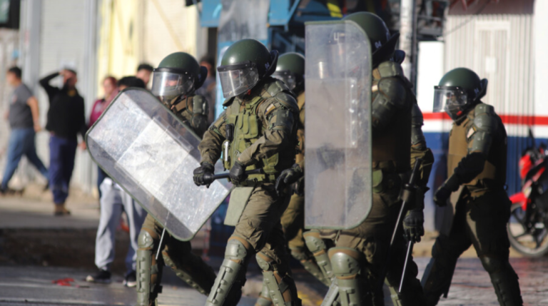 Conmemoración 18-O: Cuatro carabineros heridos y 20 detenidos en la Región Metropolitana