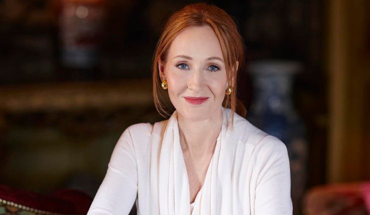 Escritora de Harry Potter en el ojo del huracán por dichos transfóbicos en redes sociales