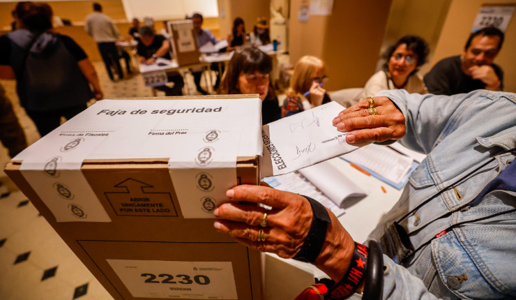 Unos 35,4 millones de argentinos están llamados este domingo a las urnas