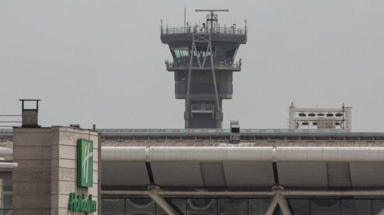 Controladores aéreos confirman paralización para este jueves en todos los aeropuertos del país