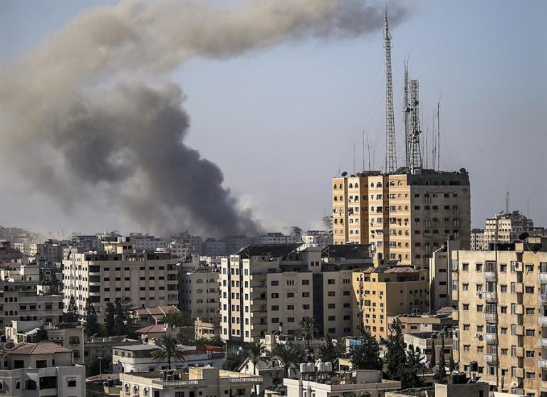 Hamás reportó la muerte de 50 rehenes tras bombardeos israelíes en Gaza
