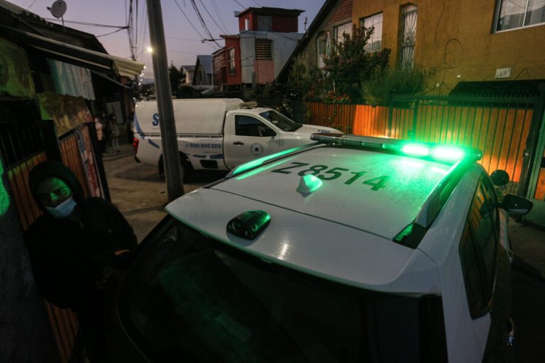 Mujer falleció tras ser atacada con cortapluma en Renca: Investigan presunto femicidio