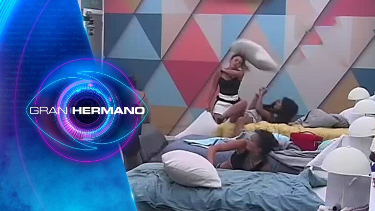 ¿Terminó mal? Jugadores iniciaron guerra de almohadas que dejó knockout a Skarleth