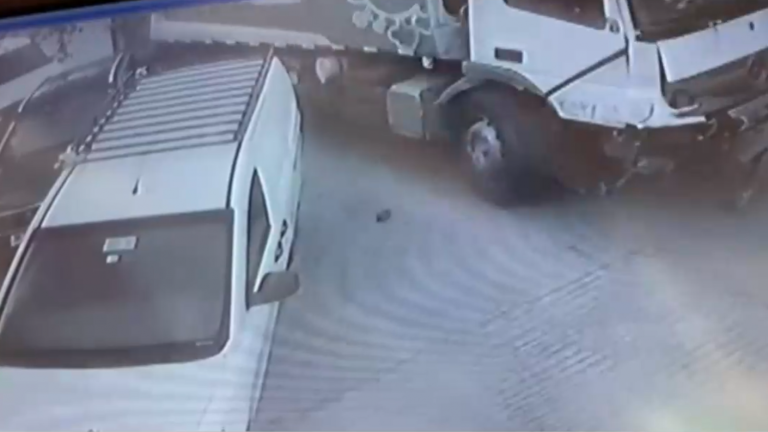 Camión de basura arrasó con al menos 9 vehículos en Recoleta: Falla técnica provocó el siniestro