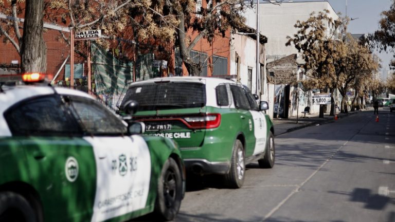 Dos personas lesionadas tras asalto armado a tienda en mall outlet en Quilicura