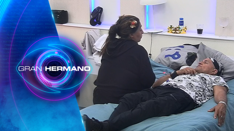 “Para limpiar su imagen…”: Pincoya lanzó conspiranoica reflexión sobre regalo de mamá de Coni