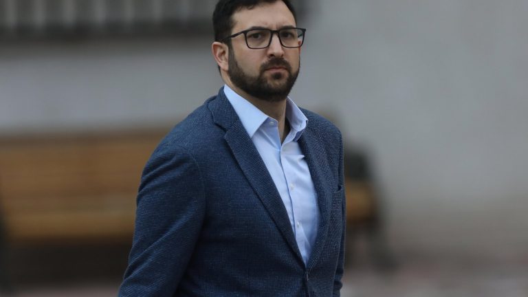 UDI amenaza con bajar a $1 el presupuesto de Presidencia por faltas de Crispi a comisión investigadora