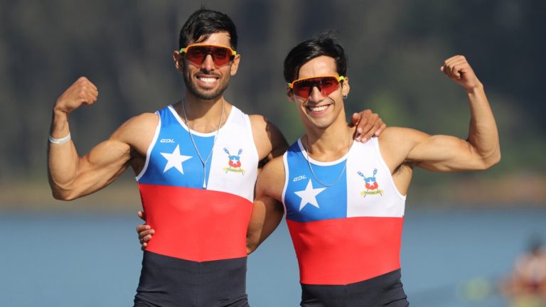 Santiago 2023: César Abaroa y Eber Sanhueza sacaron medalla de plata para Chile en remo doble masculino