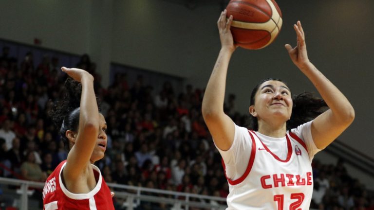 ¡Arrollador! Chile superó a Puerto Rico en el básquetbol femenino en Santiago 2023