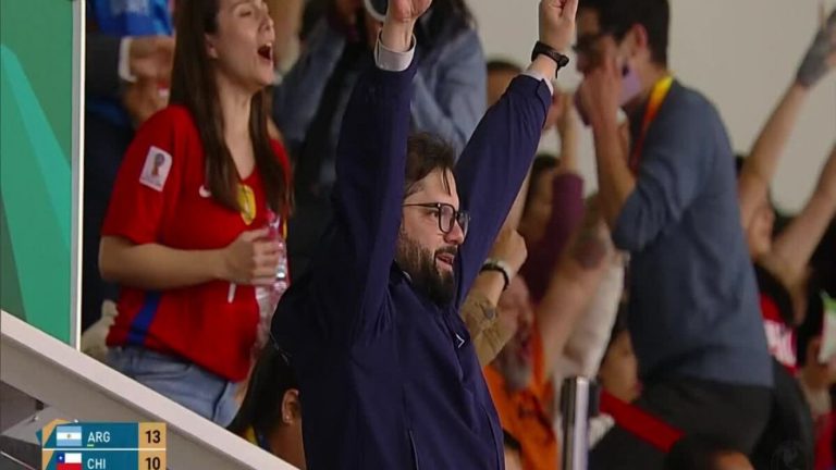 Triplazo de chilena en básquetbol femenino hizo estallar de felicidad al Pdte. Boric