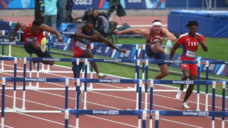 Retomó con buen pie: Santiago Ford llegó primero en los 110 metros vallas en Santiago 2023