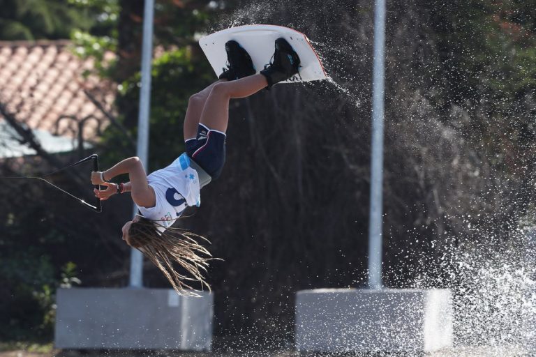 Ignacia Holscher cerró una magnífica jornada al conseguir medalla de bronce para Chile en el esquí náutico