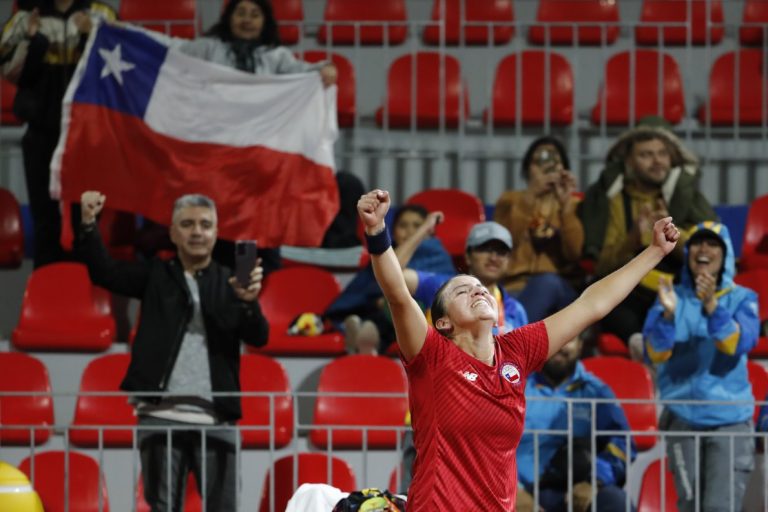 Fernanda Labraña debutó venciendo a la dominicana Kelly Williford y pasa a octavos de final en Santiago 2023