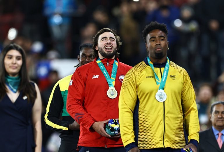 ¡Se viene el pelo rosado! La apuesta que pagará Lucas Nervi tras ganar el oro en el lanzamiento del disco