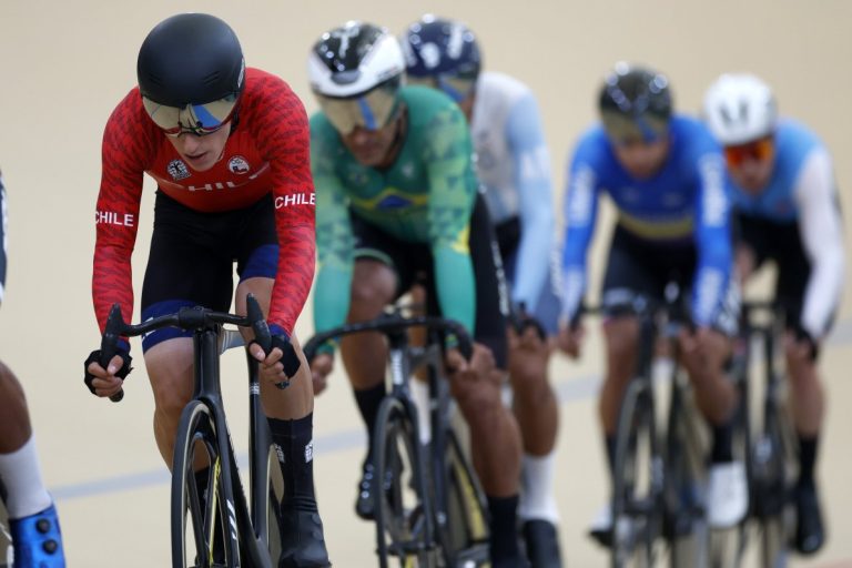 Jacob Decar consiguió el bronce en el Omnium del ciclismo de pista tras un dramático sprint final