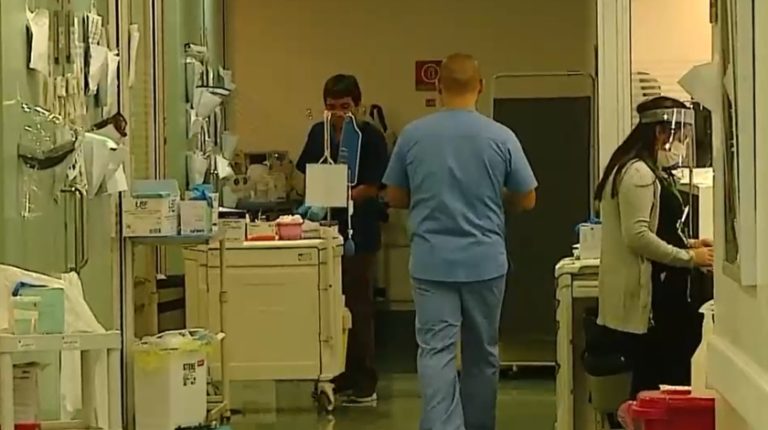 Más de 45 fallecidos por bacteria que puso en tensión al Minsal con el ISP