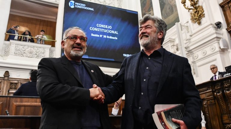 A favor y en contra: Comandos se preparan para la campaña del plebiscito constitucional